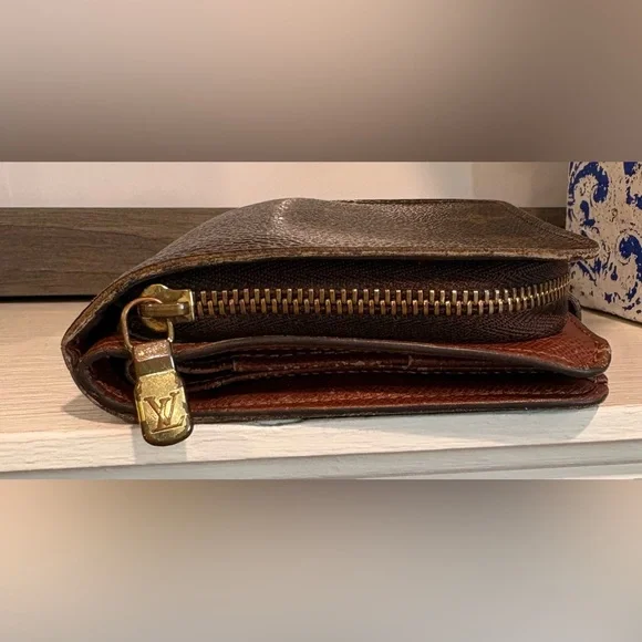 Authentic Vintage Louis Vuitton Monogram Compact Wallet - Picture 9 of 12